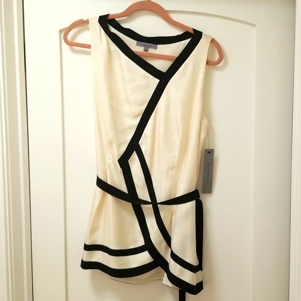 100% silk classifies entier shirt (L) fits like a (M)
